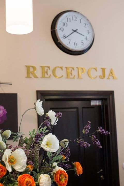 Hotel Skarpa Сейни Екстер'єр фото