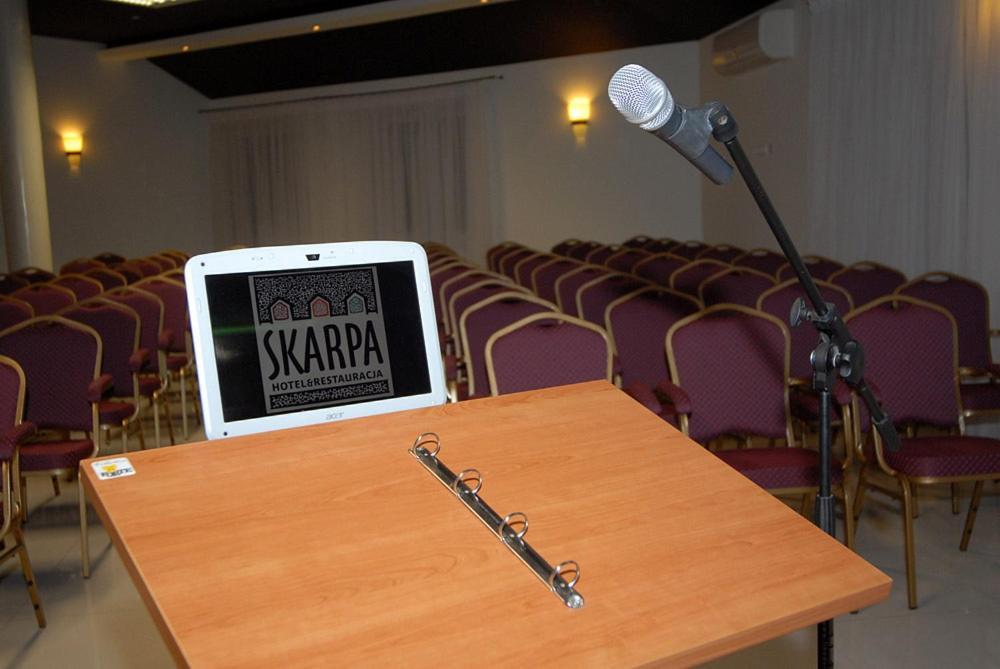 Hotel Skarpa Сейни Екстер'єр фото