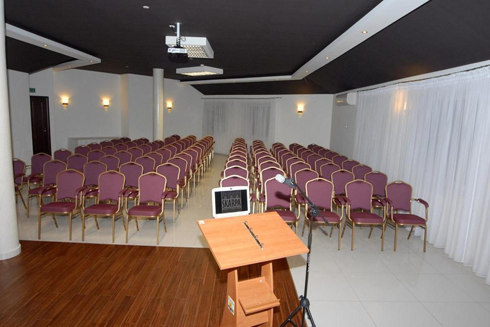 Hotel Skarpa Сейни Екстер'єр фото