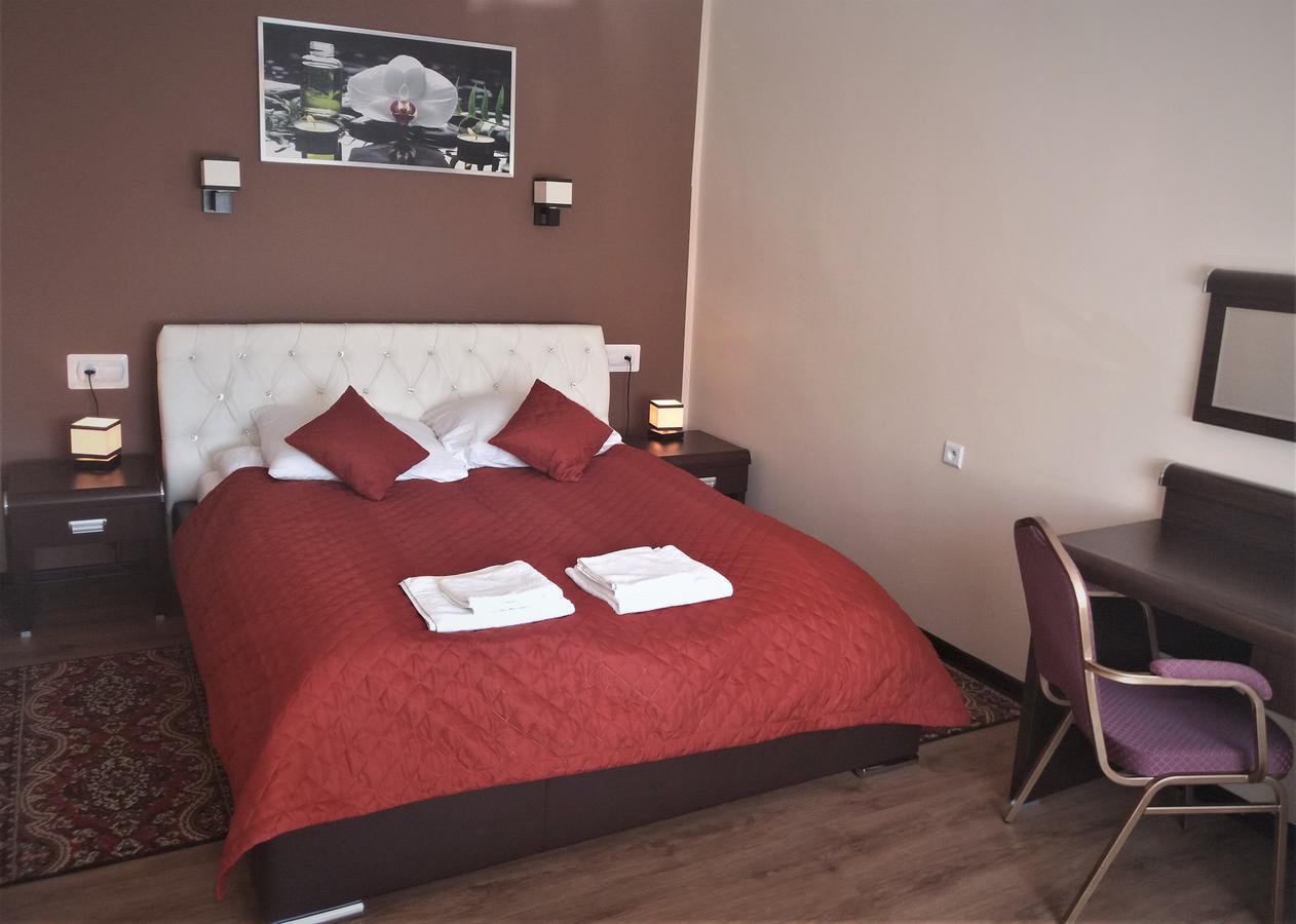 Hotel Skarpa Сейни Екстер'єр фото
